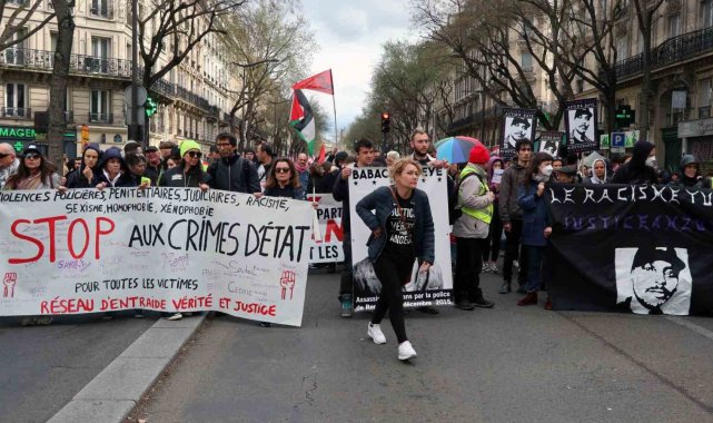 2023/03/paris39te-polis-siddetine-karsi-protesto_1.jpg